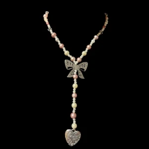 Handgjordt smycke - Handgjort halsband med coquette stil. Föreslå pris och skriv för fler bilder :)