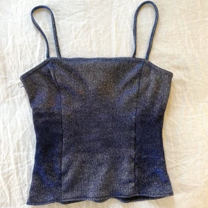 Glittrigt linne - Glittrigt linne💙 perfekt festtopp!!