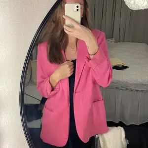 Rosa superfin blazer från hm. Aldrig använd 💞