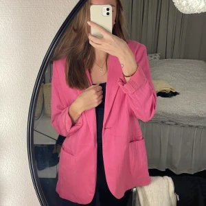 Blazer  - Rosa superfin blazer från hm. Aldrig använd 💞