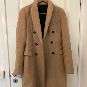 Zara kappa - Zara kappa i fint skick  Storlek xs