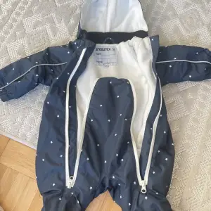 Fina begagnade overaller till bebisar ✨
