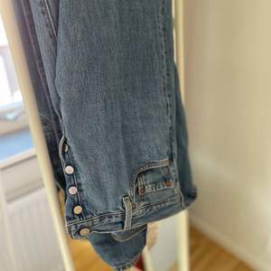 Levis Jeans strl 28 längd 32  Modell: 501 original 