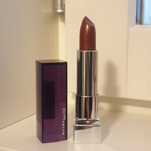 Maybelline läppstift  - Helt nytt och oanvänd. Frakt 13kr 