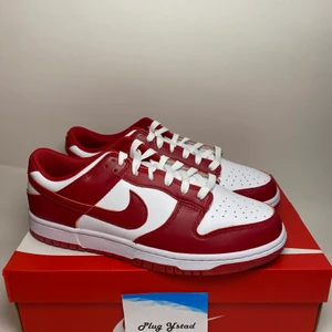 Nike dunk low USC - Nike dunk low USC - skick 10/10 NYA - storlek 44,5  - pris 1549 exklusive frakt 🚚   Kontakta innan köp!! 