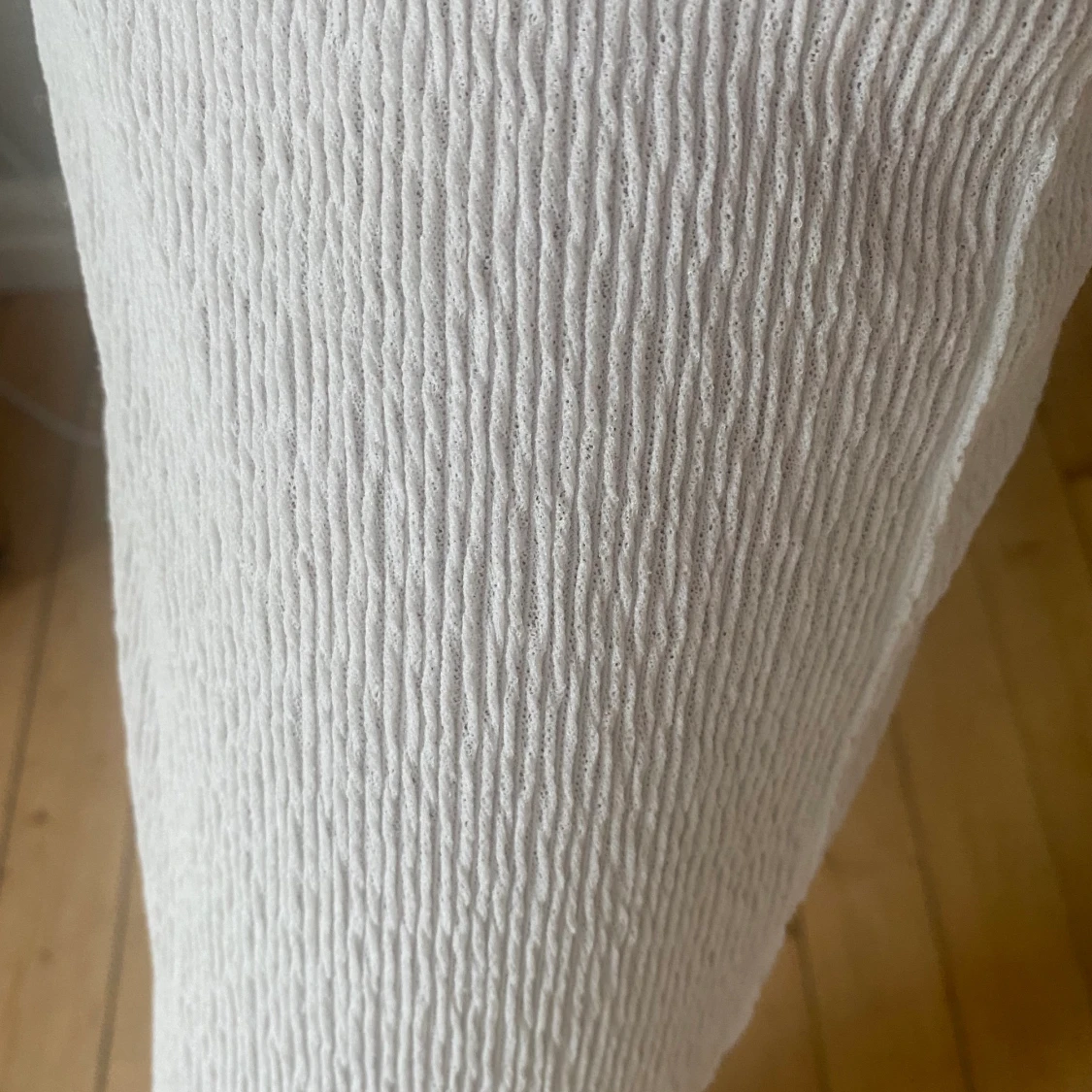 Vita plisserade byxor - 90