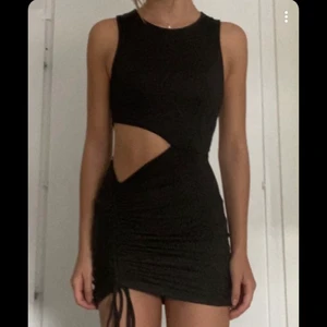 Klänning  - Jättefin klänning som jag hade på nyår!! Köpt från hm och är använd en gång!!❤️