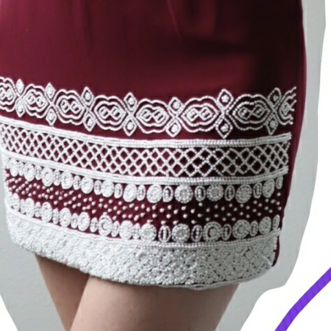 Vinröd klänning från TFNC stl S - 91