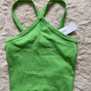 Grön topp - Fin topp från gina. Helt ny med prislapp på. Nypris 129💓