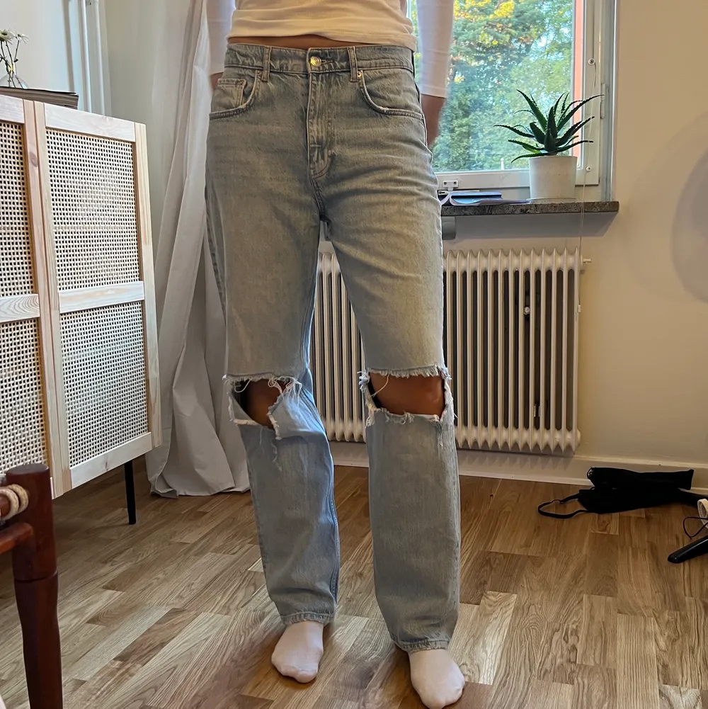 Jeans från Gina i storlek 40🤍 är 180cm som referens👩🏼‍❤️‍💋‍👩🏼. Jeans & Byxor.