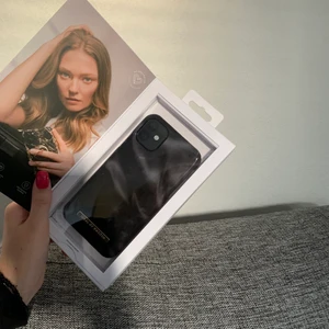 Mobil skal iPhone 11/XR - Ett helt oanvänt skal från IDEAL OF SWEDEN. Säljer då jag inte användt det ❤️ 