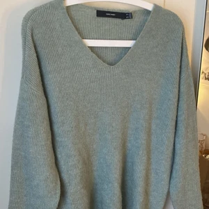 Stickad Tröja - ❤️❗️BETALNING SKER VIA SWISH❗️❤️ Turkos stickad tröja med v ringning från vero moda i storlek S jätte mysig och fin