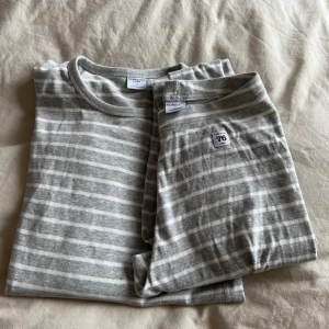 pyjamas  - använd 1 gång. Köparen står för frakten 