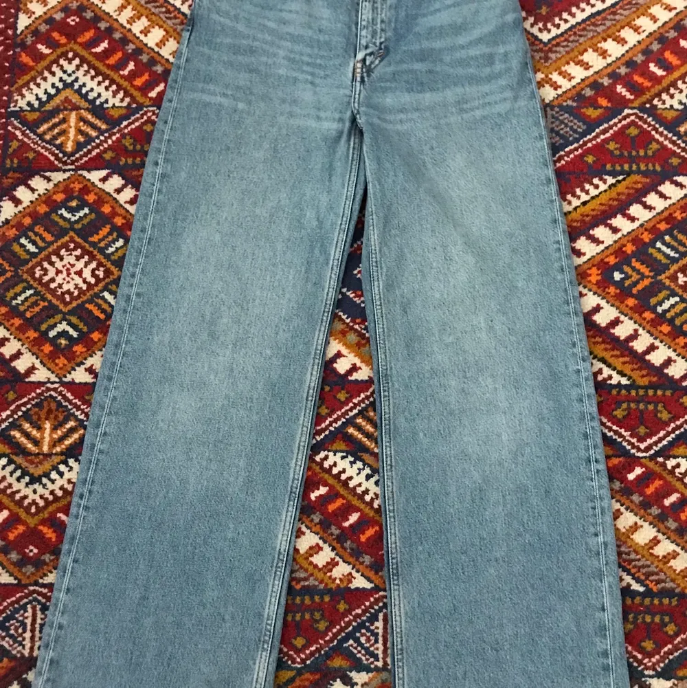 Blå monki wideleg jeans som inte används längre. Skriv gärna om du har några frågor 😊.tryck inte på köp nu tack!. Jeans & Byxor.