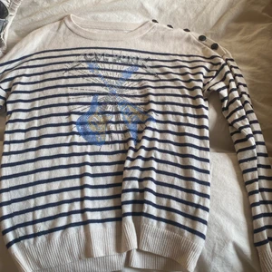 Zadig tröja  - En super fin radig zadig tröja som inte kommer till användning, fint skick, skriv för bättre bilder💕