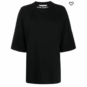 Palm angel oversized t-shirt - En oversized Palm angel t-shirt i stl L som jag tänker sälja då den inte kommer till användning. Priset går att diskuteras. OBS köparen står för frakten 
