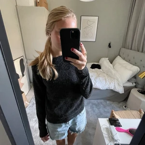 Stickad tröja - Stickad tröja från vero Moda! Aldrig använd. Tryck inte på köp nu!!!