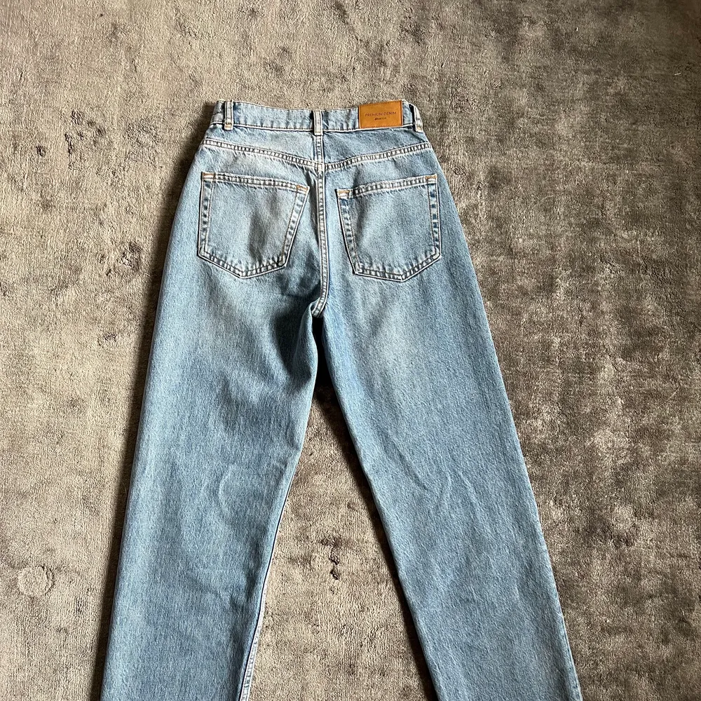 Straight jeans från Ginatricot💗jeans är i storlek 32 och i fint skick💗💗. Jeans & Byxor.
