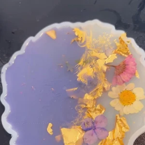 Glasunderlägg och tallrikunderlägg  - De kommer på olika färger och storlek, fint att ha de som dekoration på fester 