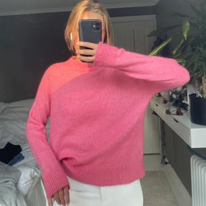 Stickad tröja - Stickad tröja från HM. Använd Max 3 gånger🤍Tryck gärna inte på KÖP NU😜