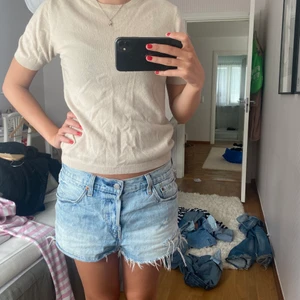 Kashmir t shirt - Kashmir tröja från soft goat. Rosa beige färg