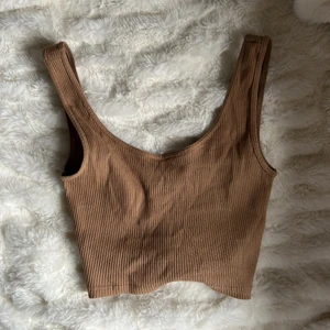 Linne - Säljer mitt nya fina beiga Gina tricot linne💕 storlek xxs och helt oanvänt💕