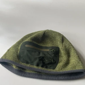 Arcteryx Beanie - Arc’teryx beanie Fet mössa med en nice ficka på för liftkort eller diverse  varm o skön 