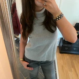 Så fin polotröja  - Använd kanske 2 gånger, så fin!! 