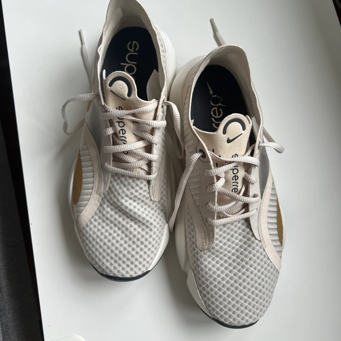 Nike löparskor/springskor/träningsskor superrep go - 90