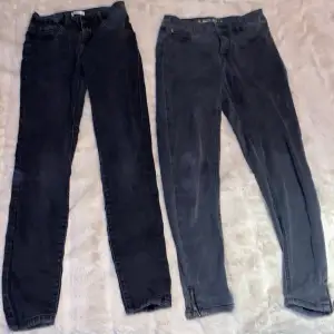 Säljer två par jeans dem ena har dragkedja längst ner