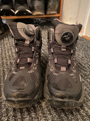 Vandrarkängor storlek 36 - Vandrarkängor köpta juli 2022. Använda en gång