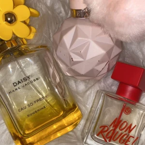 Ariana parfym, Daisy parfym, mon rouge parfym - Säljer alla tre för 599 kr skriv för mer information 