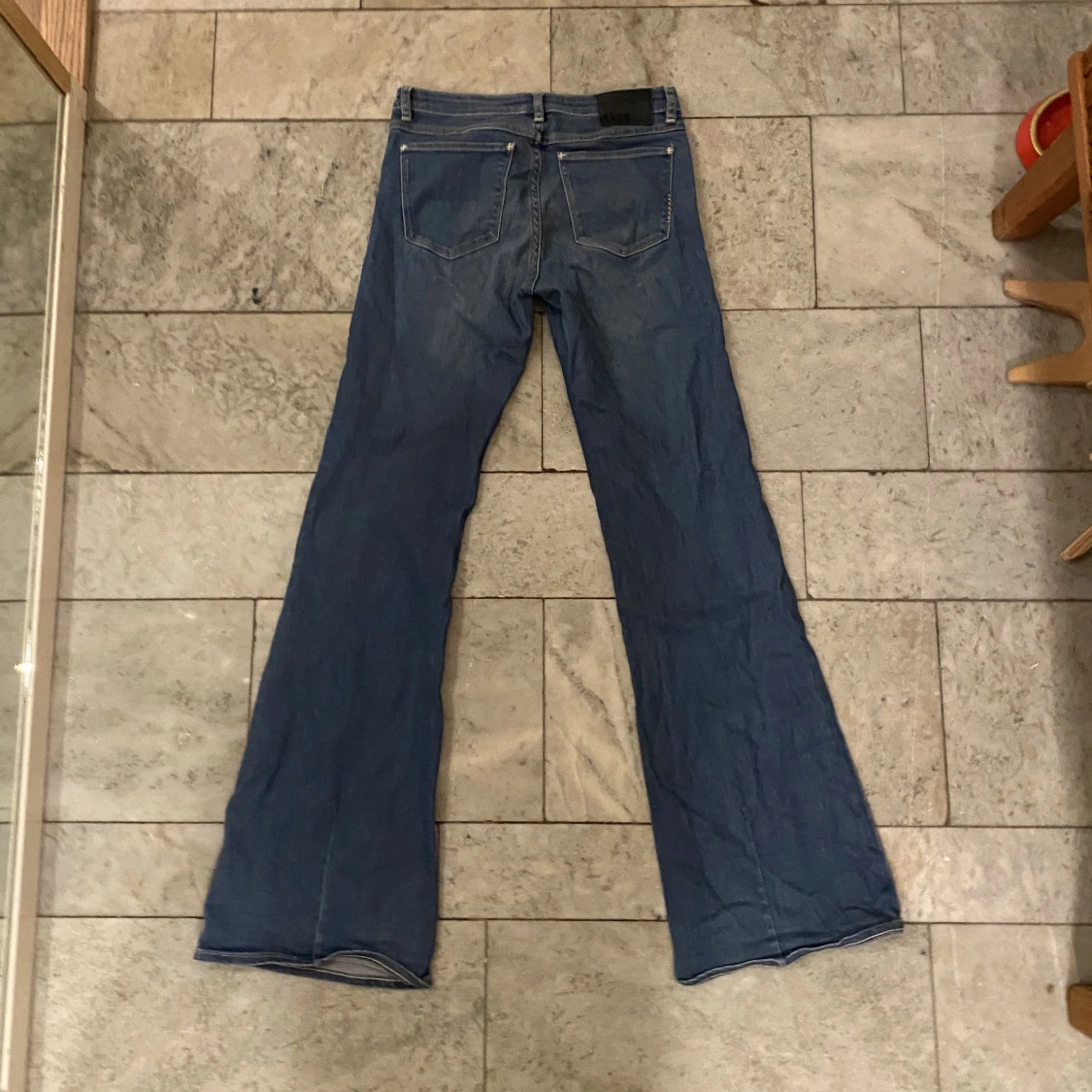 Bootcutjeans från neuw  - 90