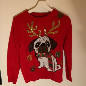 Jultröja - Jultröja från Kappahl i storlek Xs. Använd i flera år under julen men fortfarande i fint skick. Passar super till julen! 🌹