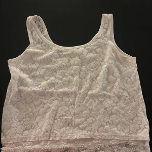 Spets linne  - Spets linne från Hollister i storlek S