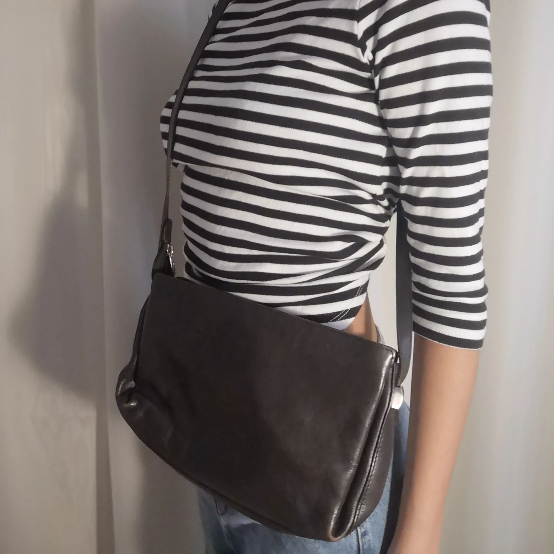 Svart skinn väska  - 91