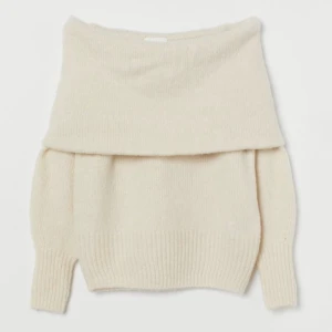 Stickad tröja - säljer min populära off shoulder tröja från hm!!