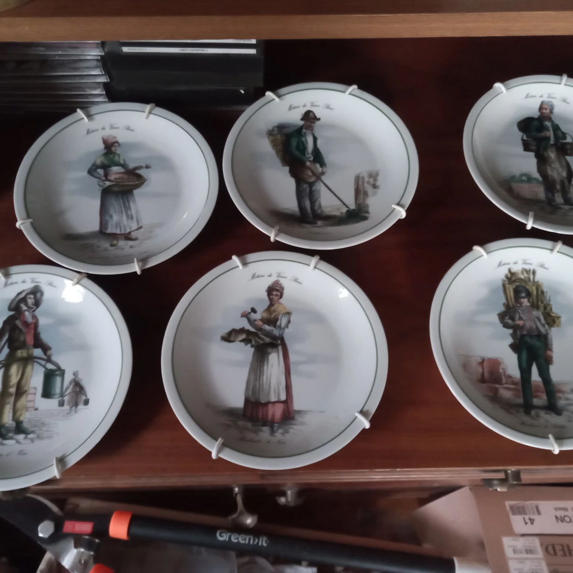 Samlar tallrikar 6 stycken . - 90