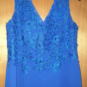 Aftonklänning  - Festklänning/aftonklänning 