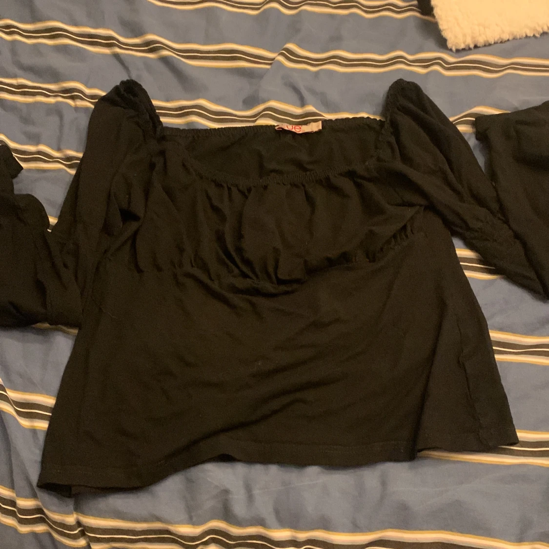 Svart tröja från CUE