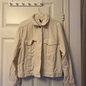 Manchester vår jacka - Mer som en S