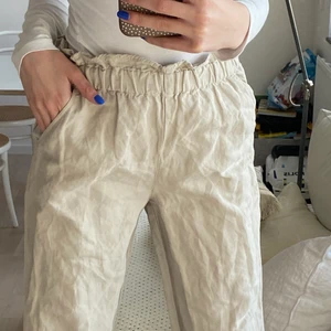 Linnebyxor  - Jätte fina linne byxor från zara!❤️Använt cirka 3 gånger😘 ny pris 299