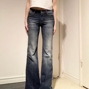 Lågmidjade jeans - Low/mid jeans från Crocker bootcut 