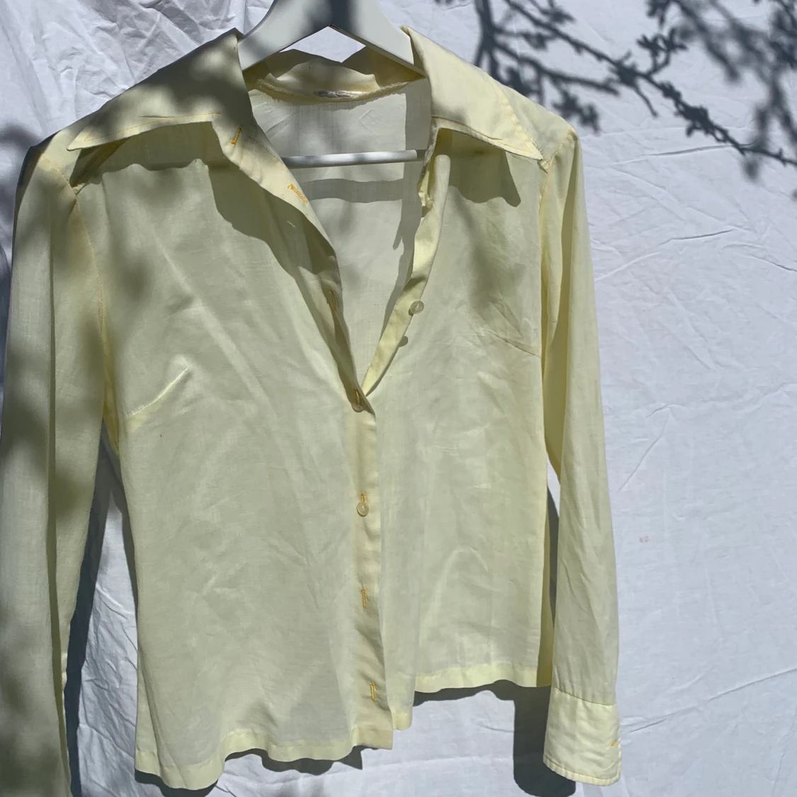 Ljusgul skjorta - 90