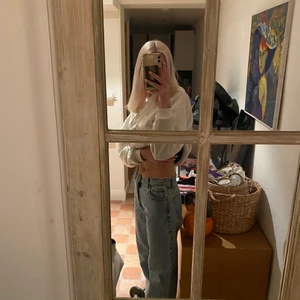 Låg midjade jeans  - Sitter jätte bra på mig som är 1,70 säljer pågrund av att jag måste rensa ur min garderob 