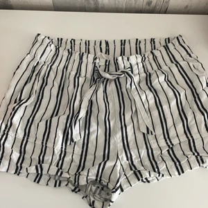Randiga shorts - Kommer inte till användning, supersköna speciellt nu i sommar☺️