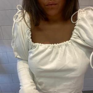 🌸 - Superfin tröja man kan använda på flera sätt 🫶🏽