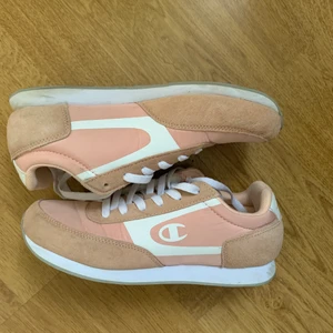 Champion skor  - Champion skor i strl 39 