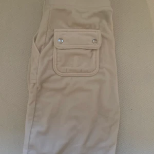 Juicy byxor storlek S - Nya vita juicy byxor som använts 1 gång. 