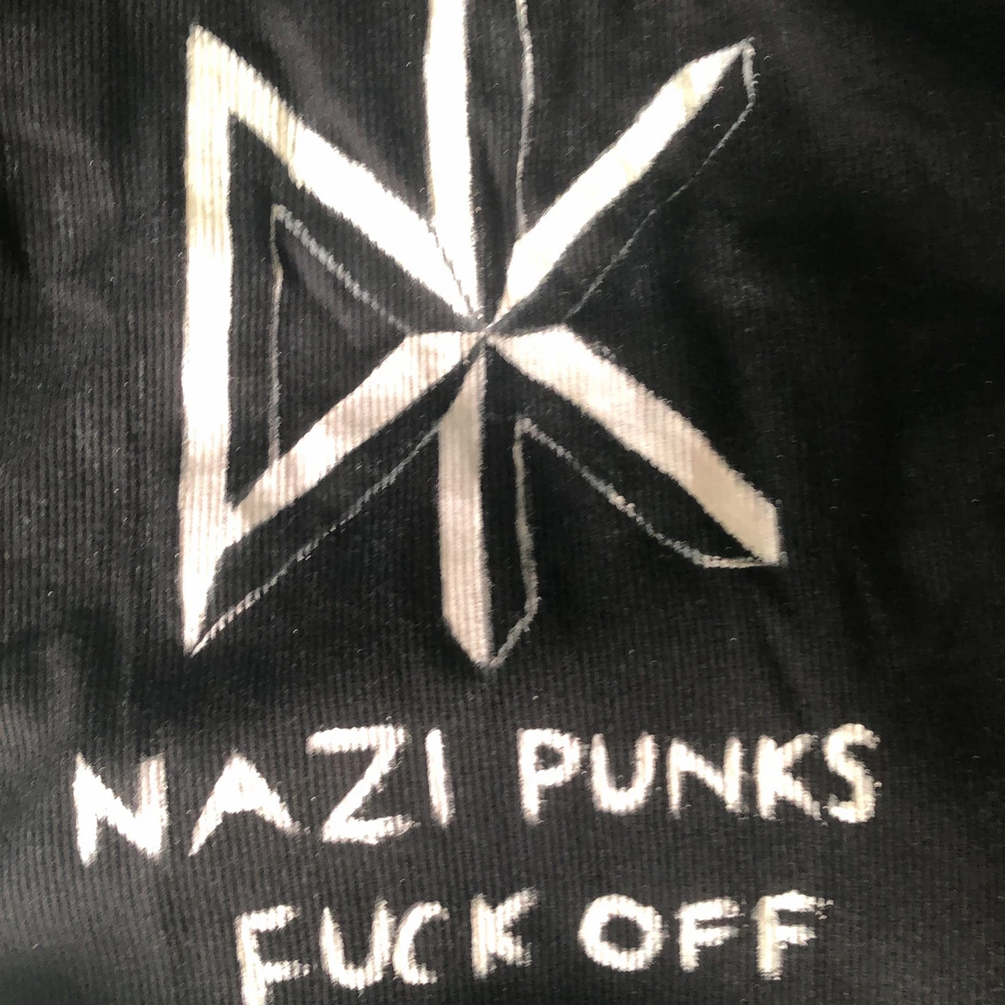 Shein croptop med handmålat mönster - 91